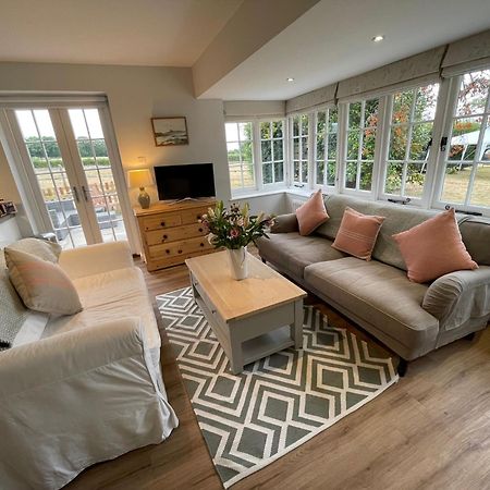 Garden Flat Near Goodwood With Stunning Views Apartment Petersfield Bagian luar foto