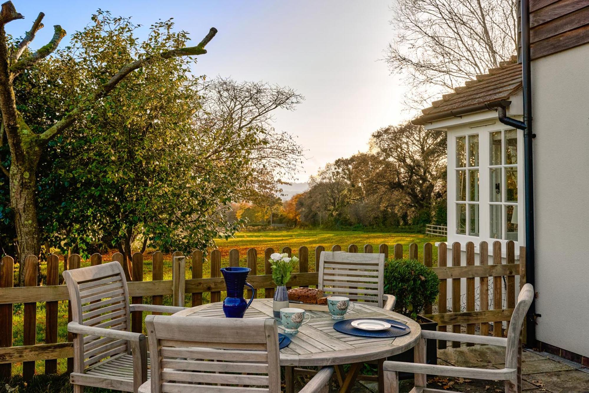 Garden Flat Near Goodwood With Stunning Views Apartment Petersfield Bagian luar foto